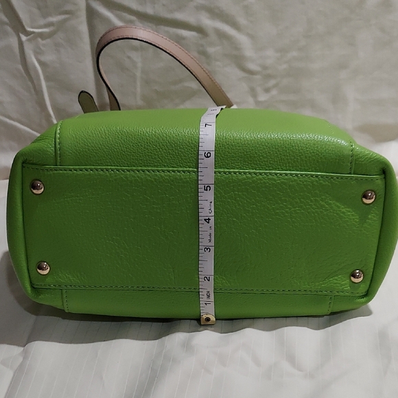 Michael Kors Green Tote Bag - Picture 2 of 4
